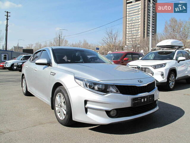 Серый Киа K5, объемом двигателя 2 л и пробегом 309 тыс. км за 11700 $, фото 8 на Automoto.ua