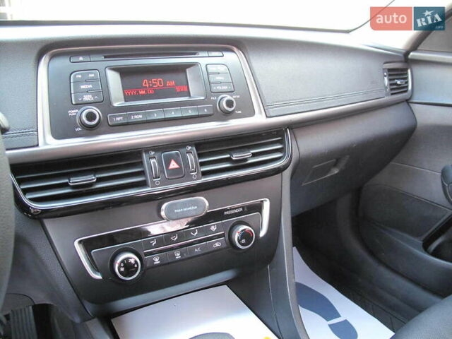 Серый Киа K5, объемом двигателя 2 л и пробегом 309 тыс. км за 11700 $, фото 57 на Automoto.ua