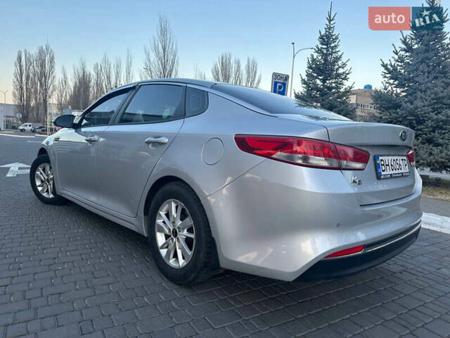 Серый Киа K5, объемом двигателя 2 л и пробегом 292 тыс. км за 11000 $, фото 7 на Automoto.ua