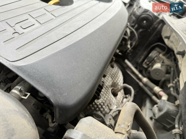 Серый Киа K5, объемом двигателя 2 л и пробегом 153 тыс. км за 13500 $, фото 27 на Automoto.ua