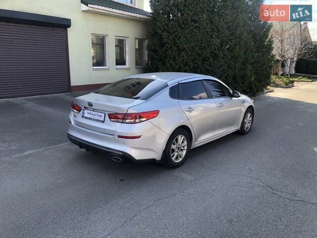 Серый Киа K5, объемом двигателя 2 л и пробегом 419 тыс. км за 8690 $, фото 4 на Automoto.ua