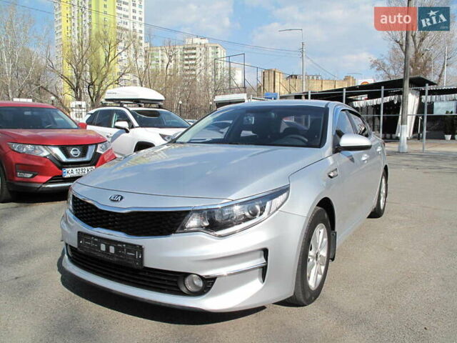 Серый Киа K5, объемом двигателя 2 л и пробегом 309 тыс. км за 11700 $, фото 2 на Automoto.ua