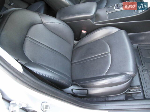 Сірий Кіа K5, об'ємом двигуна 2 л та пробігом 291 тис. км за 12800 $, фото 32 на Automoto.ua