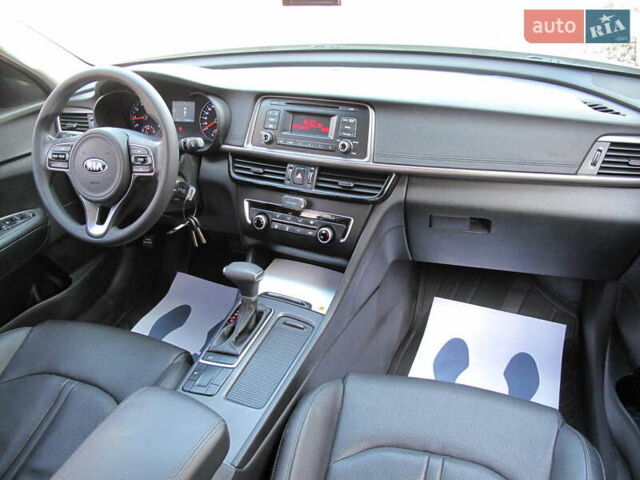Серый Киа K5, объемом двигателя 2 л и пробегом 309 тыс. км за 11700 $, фото 40 на Automoto.ua