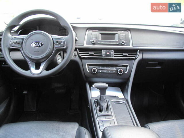 Сірий Кіа K5, об'ємом двигуна 2 л та пробігом 291 тис. км за 12800 $, фото 24 на Automoto.ua