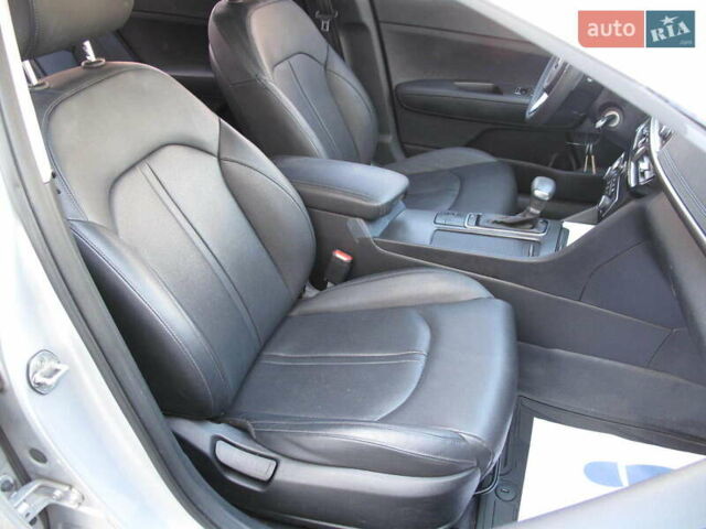 Серый Киа K5, объемом двигателя 2 л и пробегом 309 тыс. км за 11700 $, фото 34 на Automoto.ua