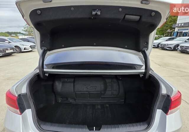 Серый Киа K5, объемом двигателя 2 л и пробегом 190 тыс. км за 12490 $, фото 14 на Automoto.ua