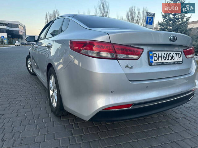 Серый Киа K5, объемом двигателя 2 л и пробегом 292 тыс. км за 11000 $, фото 6 на Automoto.ua