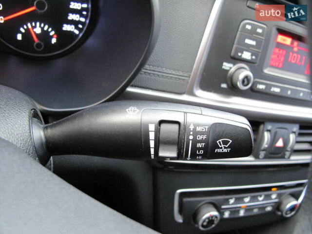 Сірий Кіа K5, об'ємом двигуна 2 л та пробігом 291 тис. км за 12800 $, фото 59 на Automoto.ua