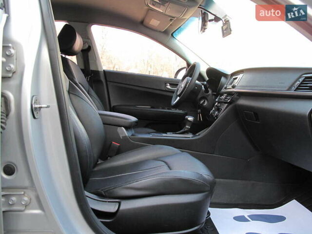 Серый Киа K5, объемом двигателя 2 л и пробегом 309 тыс. км за 11700 $, фото 36 на Automoto.ua