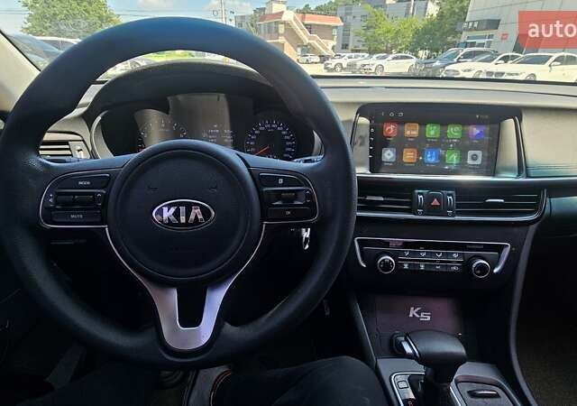Сірий Кіа K5, об'ємом двигуна 2 л та пробігом 322 тис. км за 11990 $, фото 6 на Automoto.ua