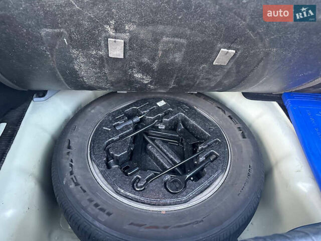 Серый Киа K5, объемом двигателя 2 л и пробегом 292 тыс. км за 11000 $, фото 26 на Automoto.ua