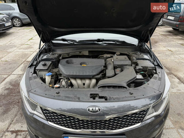 Серый Киа K5, объемом двигателя 2 л и пробегом 153 тыс. км за 13500 $, фото 24 на Automoto.ua