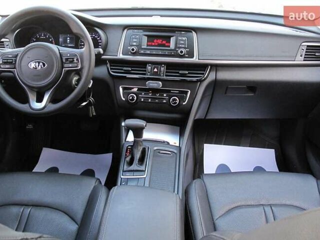 Серый Киа K5, объемом двигателя 2 л и пробегом 309 тыс. км за 11700 $, фото 44 на Automoto.ua
