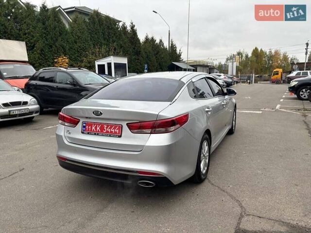Серый Киа K5, объемом двигателя 2 л и пробегом 244 тыс. км за 11990 $, фото 5 на Automoto.ua