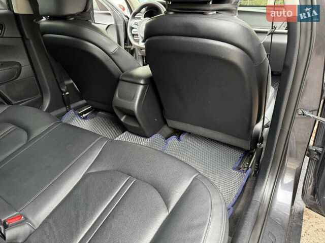Серый Киа K5, объемом двигателя 2 л и пробегом 153 тыс. км за 13500 $, фото 22 на Automoto.ua
