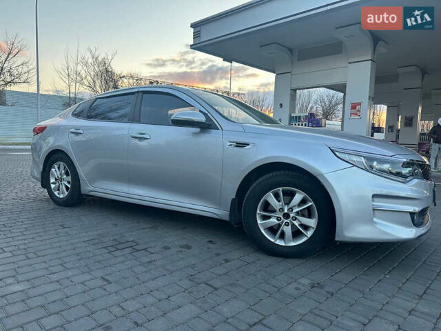 Серый Киа K5, объемом двигателя 2 л и пробегом 292 тыс. км за 11000 $, фото 1 на Automoto.ua
