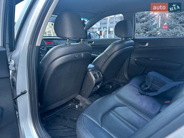 Серый Киа K5, объемом двигателя 2 л и пробегом 292 тыс. км за 11000 $, фото 20 на Automoto.ua