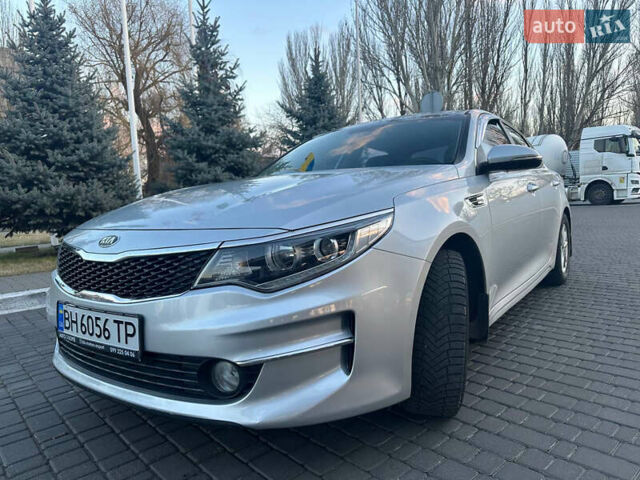 Серый Киа K5, объемом двигателя 2 л и пробегом 292 тыс. км за 11000 $, фото 11 на Automoto.ua