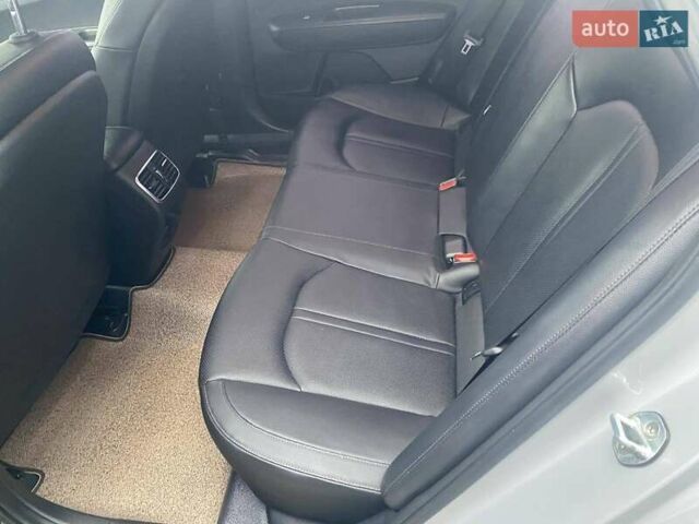 Сірий Кіа K5, об'ємом двигуна 2 л та пробігом 322 тис. км за 11990 $, фото 8 на Automoto.ua