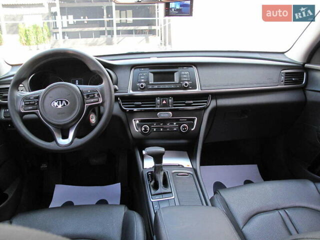 Серый Киа K5, объемом двигателя 2 л и пробегом 309 тыс. км за 11700 $, фото 14 на Automoto.ua