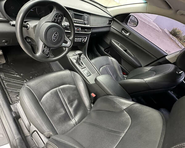 Сірий Кіа K5, об'ємом двигуна 2 л та пробігом 305 тис. км за 10900 $, фото 9 на Automoto.ua