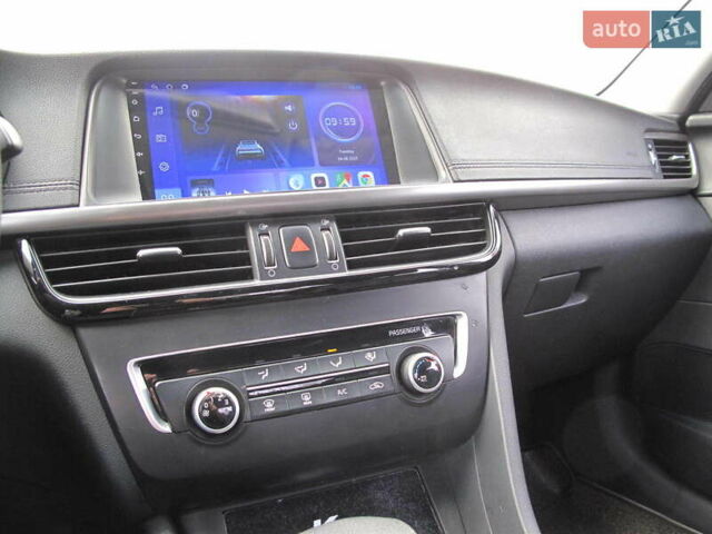 Серый Киа K5, объемом двигателя 2 л и пробегом 327 тыс. км за 11790 $, фото 54 на Automoto.ua