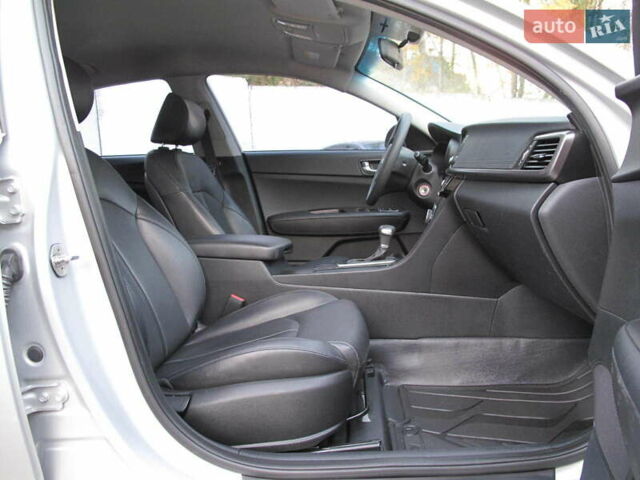 Сірий Кіа K5, об'ємом двигуна 2 л та пробігом 291 тис. км за 12800 $, фото 28 на Automoto.ua