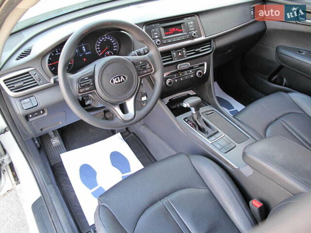 Серый Киа K5, объемом двигателя 2 л и пробегом 309 тыс. км за 11700 $, фото 84 на Automoto.ua