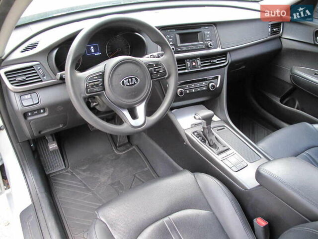 Сірий Кіа K5, об'ємом двигуна 2 л та пробігом 291 тис. км за 12800 $, фото 14 на Automoto.ua