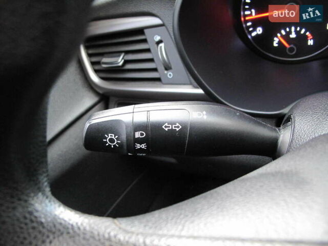 Сірий Кіа K5, об'ємом двигуна 2 л та пробігом 291 тис. км за 12800 $, фото 58 на Automoto.ua