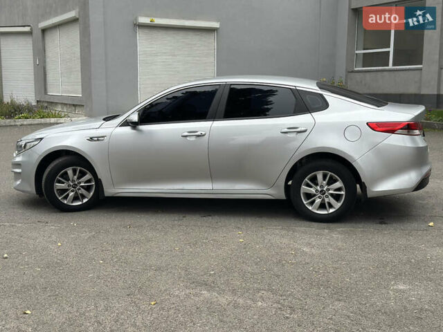 Сірий Кіа K5, об'ємом двигуна 2 л та пробігом 305 тис. км за 10900 $, фото 4 на Automoto.ua