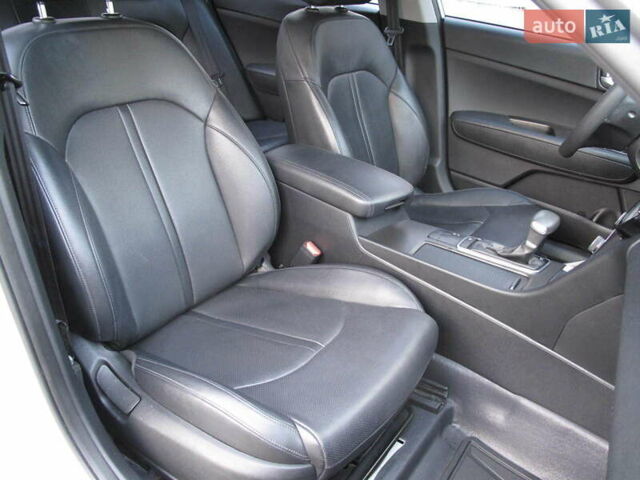 Сірий Кіа K5, об'ємом двигуна 2 л та пробігом 291 тис. км за 12800 $, фото 33 на Automoto.ua