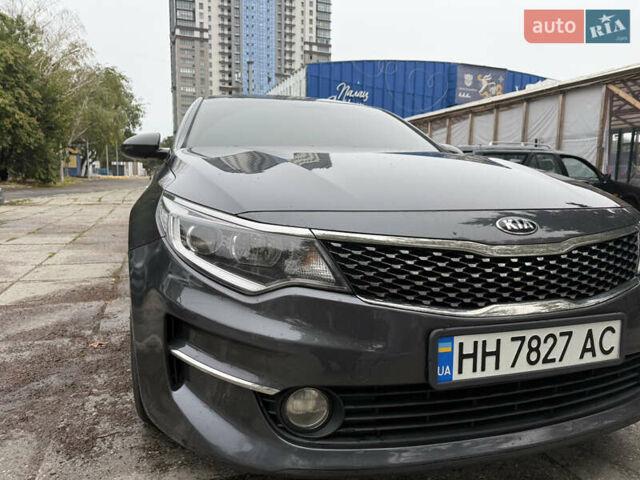 Серый Киа K5, объемом двигателя 2 л и пробегом 153 тыс. км за 13500 $, фото 1 на Automoto.ua