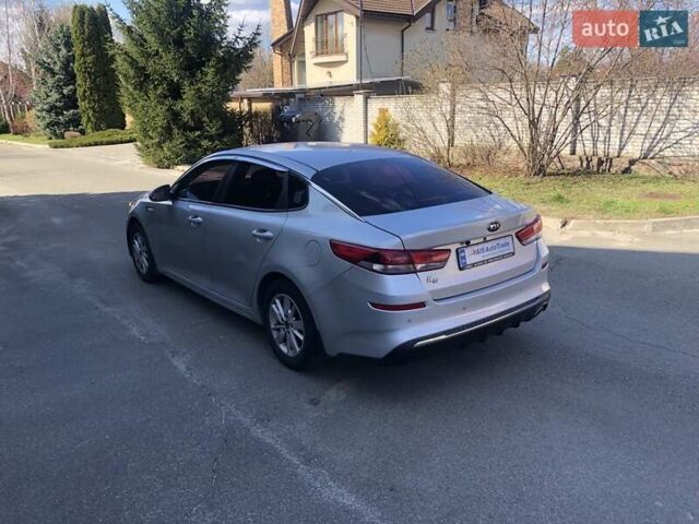 Серый Киа K5, объемом двигателя 2 л и пробегом 419 тыс. км за 8690 $, фото 6 на Automoto.ua