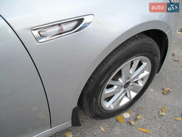 Сірий Кіа K5, об'ємом двигуна 2 л та пробігом 291 тис. км за 12800 $, фото 38 на Automoto.ua