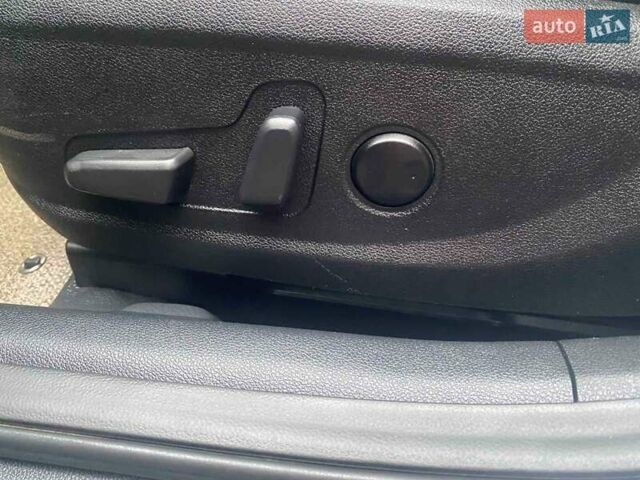 Сірий Кіа K5, об'ємом двигуна 2 л та пробігом 322 тис. км за 11990 $, фото 5 на Automoto.ua