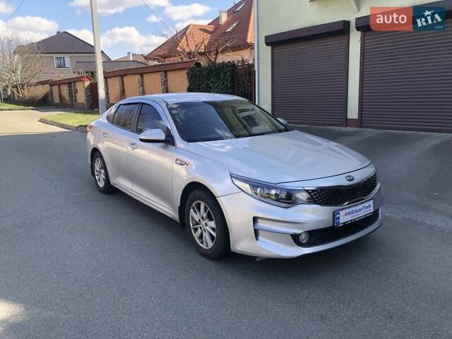 Серый Киа K5, объемом двигателя 2 л и пробегом 419 тыс. км за 8690 $, фото 2 на Automoto.ua