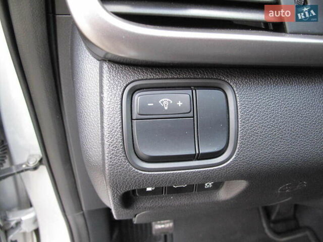 Сірий Кіа K5, об'ємом двигуна 2 л та пробігом 291 тис. км за 12800 $, фото 17 на Automoto.ua