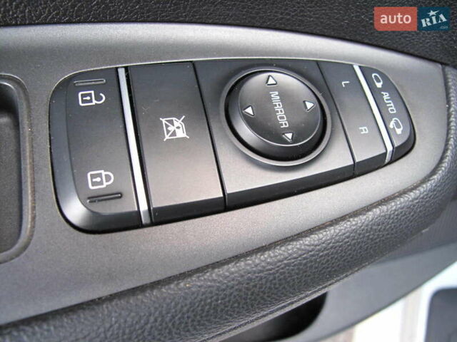 Серый Киа K5, объемом двигателя 2 л и пробегом 309 тыс. км за 11700 $, фото 10 на Automoto.ua