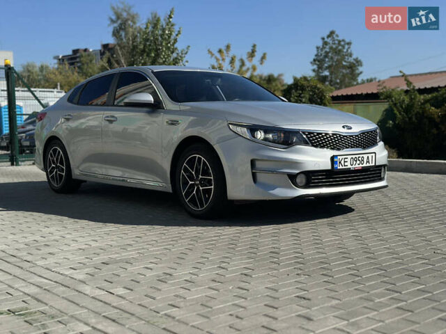 Серый Киа K5, объемом двигателя 2 л и пробегом 73 тыс. км за 15800 $, фото 5 на Automoto.ua