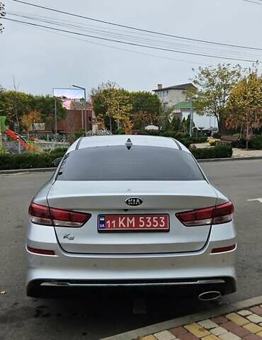 Серый Киа K5, объемом двигателя 2 л и пробегом 206 тыс. км за 14900 $, фото 10 на Automoto.ua