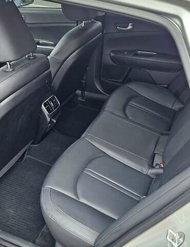 Серый Киа K5, объемом двигателя 2 л и пробегом 206 тыс. км за 14900 $, фото 17 на Automoto.ua