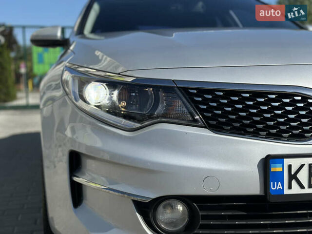 Серый Киа K5, объемом двигателя 2 л и пробегом 73 тыс. км за 15800 $, фото 6 на Automoto.ua