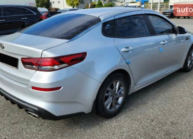 Сірий Кіа K5, об'ємом двигуна 2 л та пробігом 280 тис. км за 8800 $, фото 3 на Automoto.ua