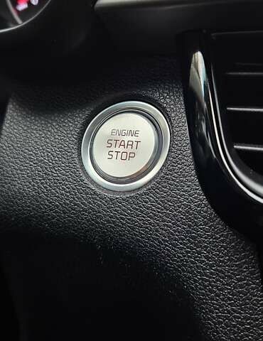 Серый Киа K5, объемом двигателя 2 л и пробегом 206 тыс. км за 14900 $, фото 34 на Automoto.ua