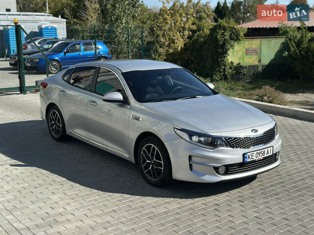 Серый Киа K5, объемом двигателя 2 л и пробегом 73 тыс. км за 15800 $, фото 4 на Automoto.ua