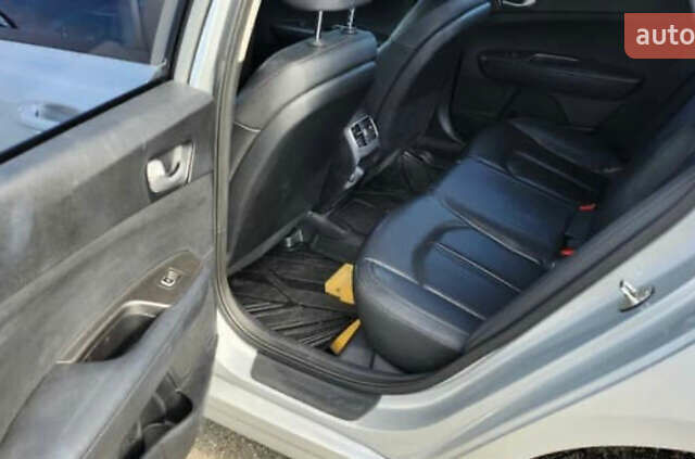 Сірий Кіа K5, об'ємом двигуна 2 л та пробігом 280 тис. км за 8800 $, фото 8 на Automoto.ua