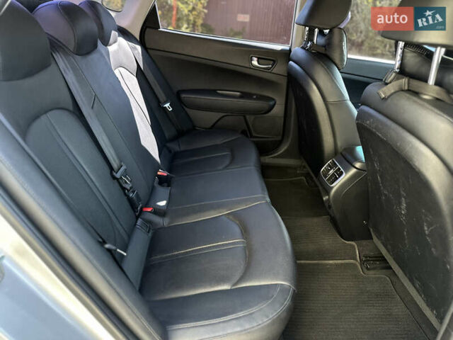 Серый Киа K5, объемом двигателя 2 л и пробегом 73 тыс. км за 15800 $, фото 15 на Automoto.ua