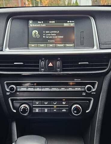 Серый Киа K5, объемом двигателя 2 л и пробегом 206 тыс. км за 14900 $, фото 21 на Automoto.ua